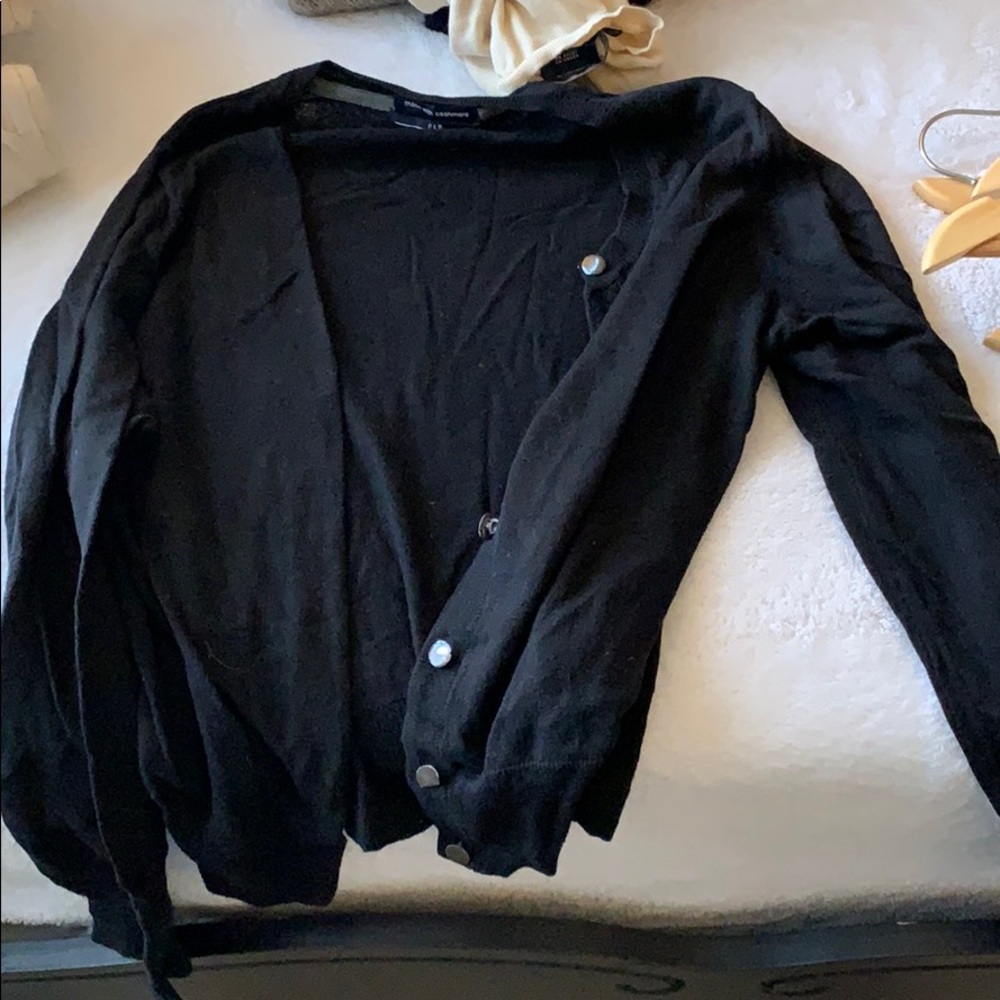 black gap sweater